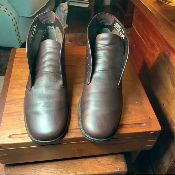 Easy Spirit "Bootalinos" 9B - lace up brown leather ankle boot. Comfy - Picture 4 of 14